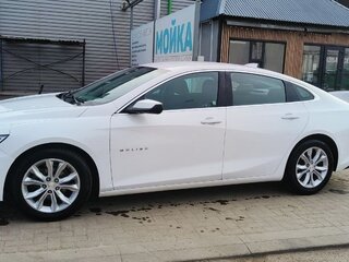 2019 Chevrolet Malibu IX Рестайлинг, белый, 1151590 рублей, вид 4