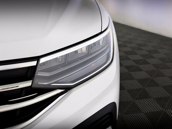 2021 Volkswagen Tiguan II Рестайлинг, белый, 2999000 рублей - вид 17