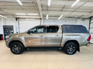 2021 Toyota Hilux VIII Рестайлинг 2, коричневый, 4999900 рублей, вид 3