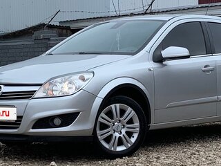 2011 Opel Astra H Рестайлинг, серебристый, 550000 рублей, вид 2
