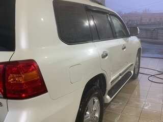 2013 Toyota Land Cruiser 200 Series Рестайлинг 1, белый, 3200000 рублей, вид 4