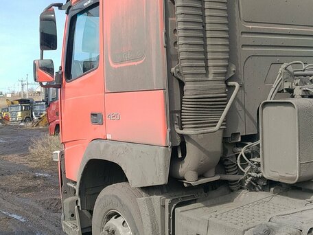 2017 Volvo FM, красный, 4800000 рублей, вид 2