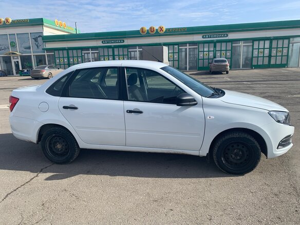 2024 Lada (ВАЗ) Granta I Рестайлинг, белый, 810000 рублей - вид 3