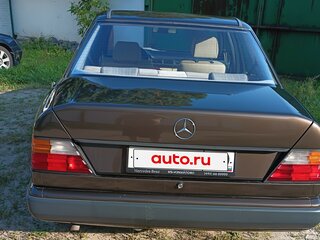 1987 Mercedes-Benz W124 230, коричневый, 3900000 рублей, вид 4