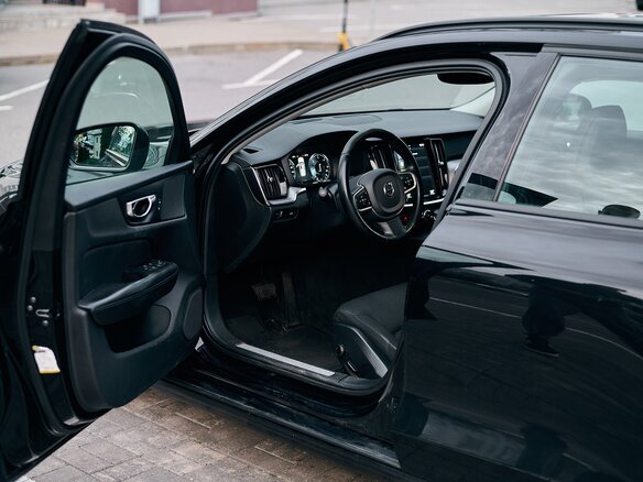 2019 Volvo V60 II, чёрный, 2100000 рублей - вид 8