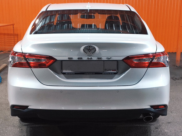 2021 Toyota Camry VIII (XV70) Рестайлинг, белый, 3350000 рублей - вид 3