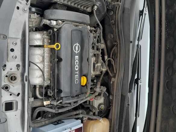 2010 Opel Astra H Рестайлинг, серый, 1000000 рублей - вид 4