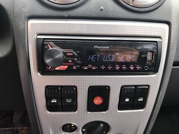 2009 Renault Logan I, красный, 359900 рублей - вид 16