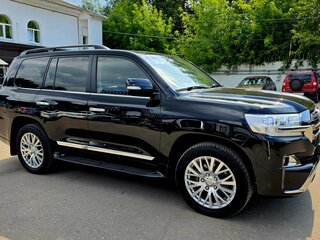 2018 Toyota Land Cruiser 200 Series Рестайлинг 2, чёрный, 7600000 рублей, вид 4