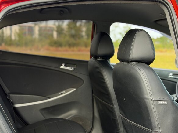 2011 Hyundai Solaris I, красный - вид 22