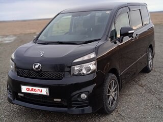 2010 Toyota Voxy II (R70) Рестайлинг, чёрный, 1590000 рублей, вид 1