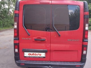 2016 Renault Trafic III, красный, 2500000 рублей, вид 4