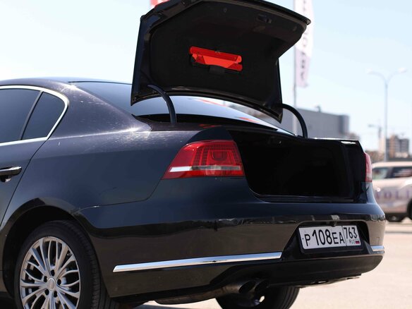 2014 Volkswagen Passat B7, чёрный, 1125823 рублей - вид 18