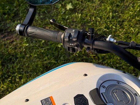 2023 Yamaha XSR700, белый, 860000 рублей, вид 3