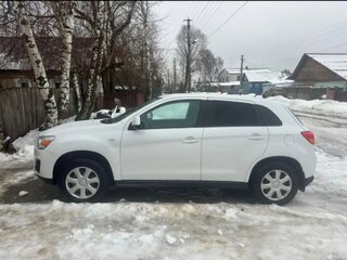 2014 Mitsubishi ASX I Рестайлинг, белый, 950000 рублей, вид 4