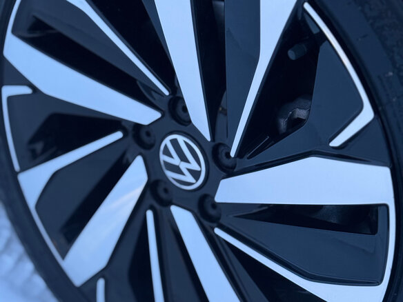 2023 Volkswagen Passat B8 Рестайлинг, чёрный, 1800000 рублей - вид 11