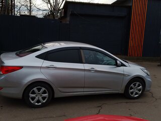 2014 Hyundai Solaris I, серебристый, 345000 рублей, вид 2