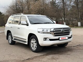 2016 Toyota Land Cruiser 200 Series Рестайлинг 2, белый, 5400000 рублей, вид 3