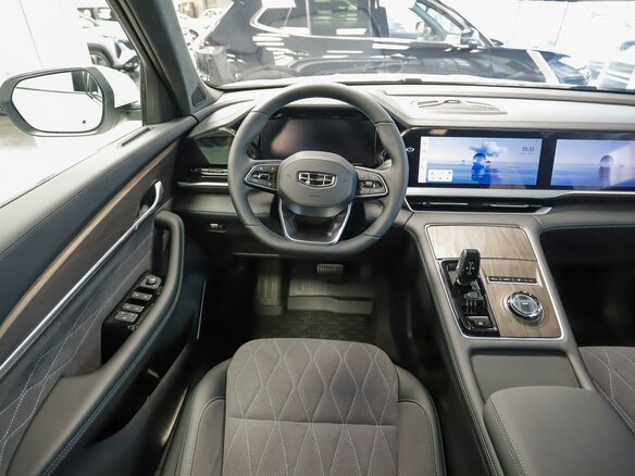 2026 Geely Monjaro I Рестайлинг, белый - вид 19