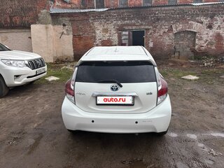 2016 Toyota Aqua I Рестайлинг, белый, 950000 рублей, вид 5