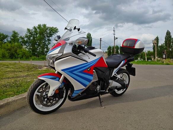 2012 Honda VFR 1200, красный, 950000 рублей - вид 10