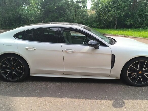 2019 Porsche Panamera 4 II, белый, 6000000 рублей - вид 2