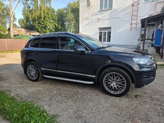 2011 Volkswagen Touareg II, чёрный, 1820000 рублей, вид 3