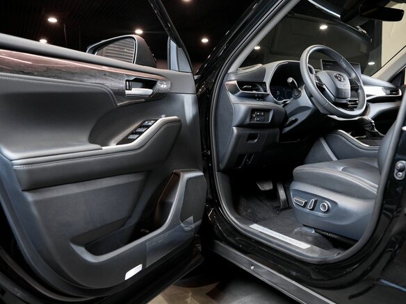 2026 Toyota Highlander IV (XU70), чёрный, 5750000 рублей - вид 8