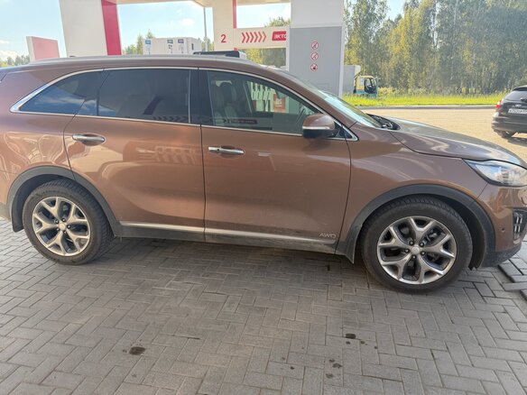 2016 Kia Sorento III Prime, коричневый, 2400000 рублей - вид 1