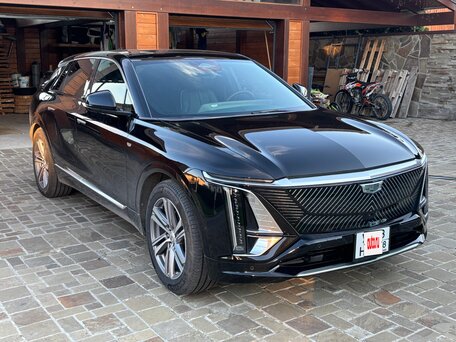 2022 Cadillac Lyriq, чёрный, 7500000 рублей, вид 1