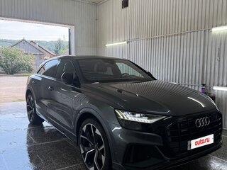 2019 Audi Q8 55 TFSI I (4M), серый, 6099000 рублей, вид 3