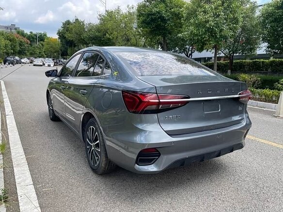 2022 Roewe i5 I Рестайлинг, серебристый, 1170000 рублей - вид 7