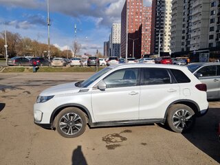 2021 Suzuki Vitara MHEV II Рестайлинг, белый, 1790000 рублей, вид 2