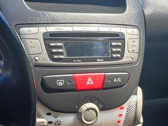 2012 Peugeot 107 I Рестайлинг 2, красный, 580000 рублей - вид 8
