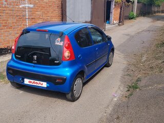2010 Peugeot 107 I Рестайлинг, синий, 520000 рублей, вид 4