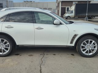 2013 Infiniti QX70, белый, 1900000 рублей, вид 2