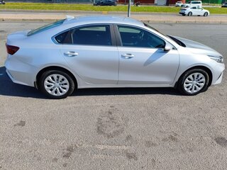 2022 Kia Cerato IV Рестайлинг, серебристый, 2600000 рублей, вид 3