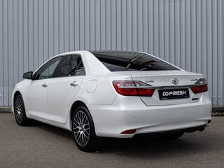 2016 Toyota Camry VII (XV50) Рестайлинг, белый, 2639000 рублей, вид 2