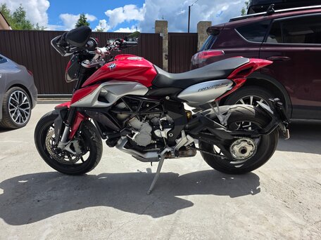 2014 MV Agusta Rivale 800, красный, 600000 рублей, вид 1