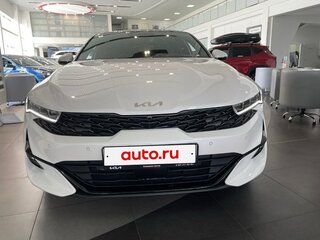 2022 Kia K5 III, белый, 3200000 рублей, вид 2