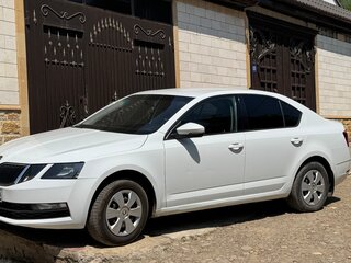 2019 Skoda Octavia III (A7) Рестайлинг, белый, 1050000 рублей, вид 4