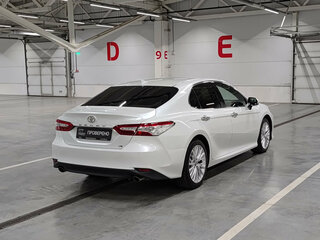 2018 Toyota Camry VIII (XV70), белый, 2780000 рублей, вид 5