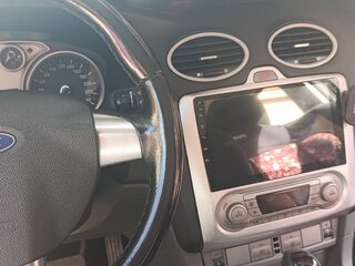 2010 Ford Focus II Рестайлинг, красный, 650000 рублей, вид 4