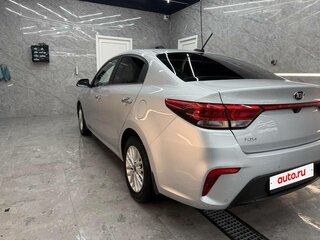 2018 Kia Rio IV, серебристый, 1550000 рублей, вид 3