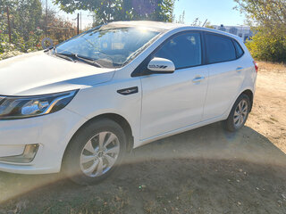 2012 Kia Rio III, белый, 700000 рублей, вид 1