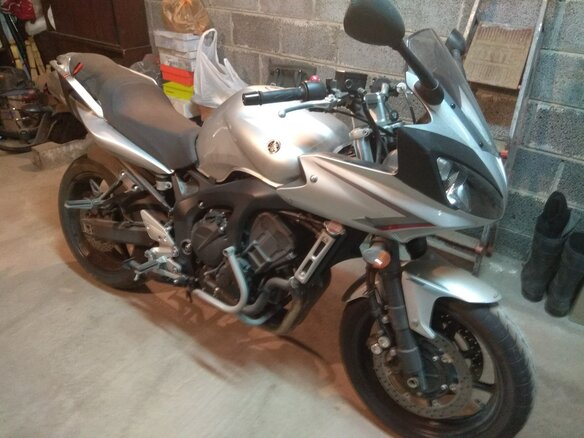 2008 Yamaha FZ6, серебристый, 600000 рублей - вид 1