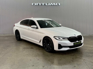 2021 BMW 5 серии 520d xDrive VII (G30/G31/G38) Рестайлинг, белый, 3977000 рублей, вид 3