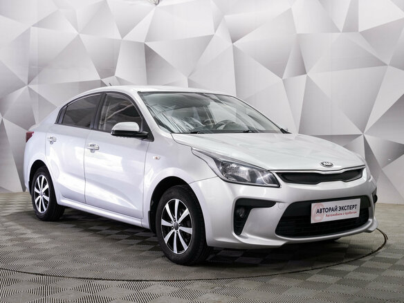 2018 Kia Rio IV, серебристый, 1144000 рублей - вид 6