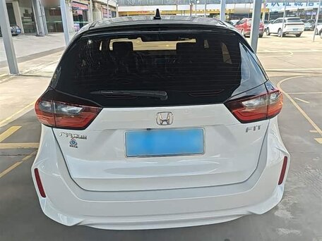 2023 Honda Fit IV Рестайлинг, белый, 1050000 рублей, вид 5