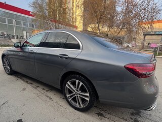 2021 Mercedes-Benz E-Класс 220 d V (W213, S213, C238) Рестайлинг, серый, 4550000 рублей, вид 4